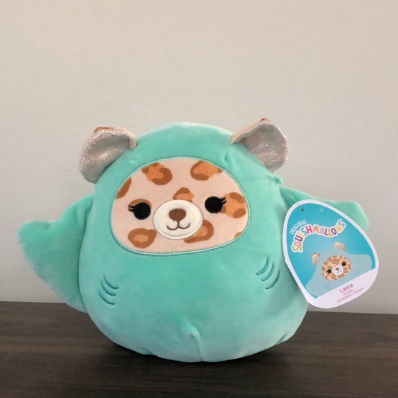 🧸Lexie The Cheetah In Manta Ray Costume - Picture 2 of 11